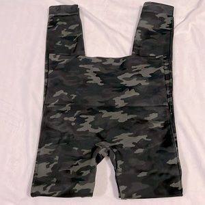 SPANX Look at Me Now Leggings camo green